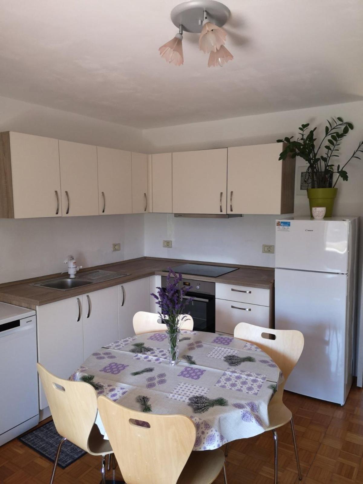 Apartma Ester Lucija Zewnętrze zdjęcie